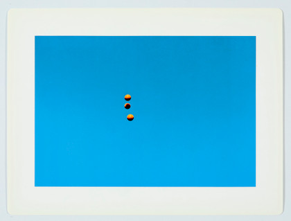 Throwing three balls in the air to get a straight line (best of thirty-six attemps) - John Baldessari - 1973