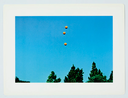 Throwing three balls in the air to get a straight line (best of thirty-six attemps) - John Baldessari - 1973