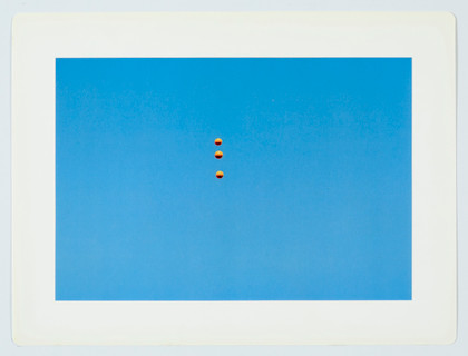 Throwing three balls in the air to get a straight line (best of thirty-six attemps) - John Baldessari - 1973