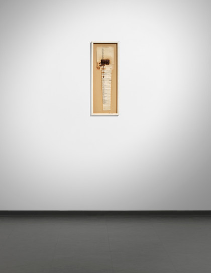 Zwei Fraulein mit leuchtendem Brot - Joseph Beuys - 1966