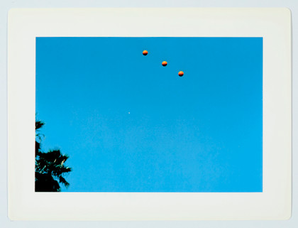 Throwing three balls in the air to get a straight line (best of thirty-six attemps) - John Baldessari - 1973